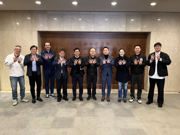 不仅提升了